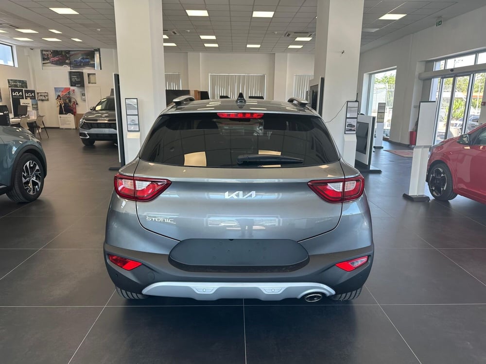 Kia Stonic nuova a Napoli (4)