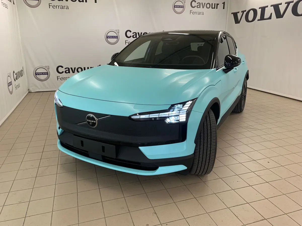 Volvo EX30 Cross Country nuova a Ferrara (2)