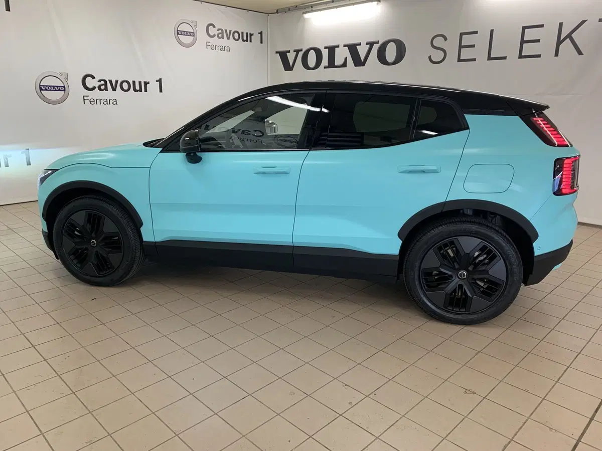 Volvo EX30 Cross Country nuova a Ferrara (8)