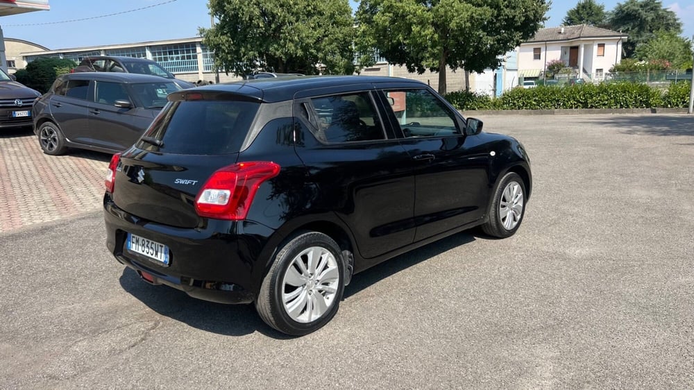 Suzuki Swift usata  (6)