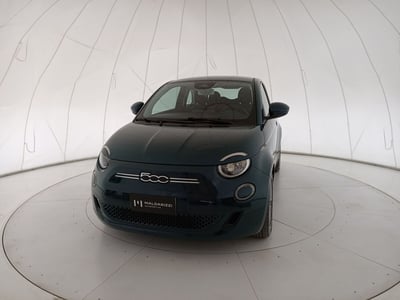 Fiat 500e La Prima Berlina 42 kWh del 2024 usata a Bari
