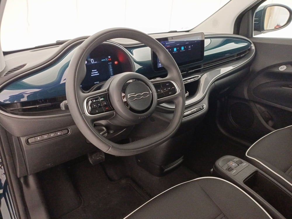 Fiat 500e usata a Bari (5)