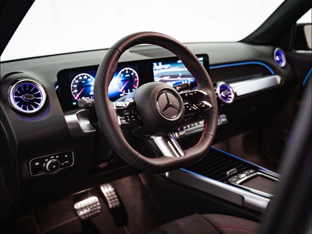 Mercedes-Benz GLB nuova a Macerata (11)