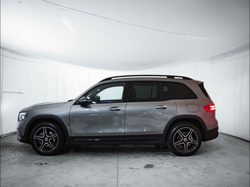 Mercedes-Benz GLB nuova a Macerata (2)