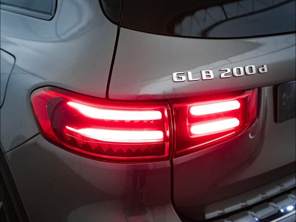 Mercedes-Benz GLB nuova a Macerata (8)