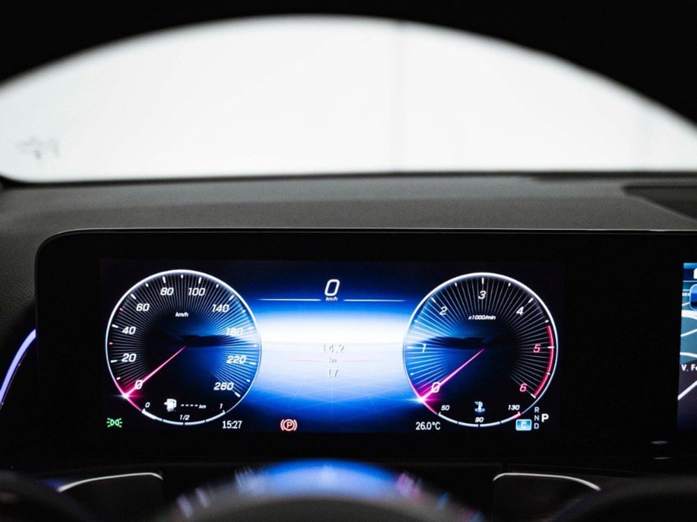 Mercedes-Benz GLB nuova a Macerata (13)
