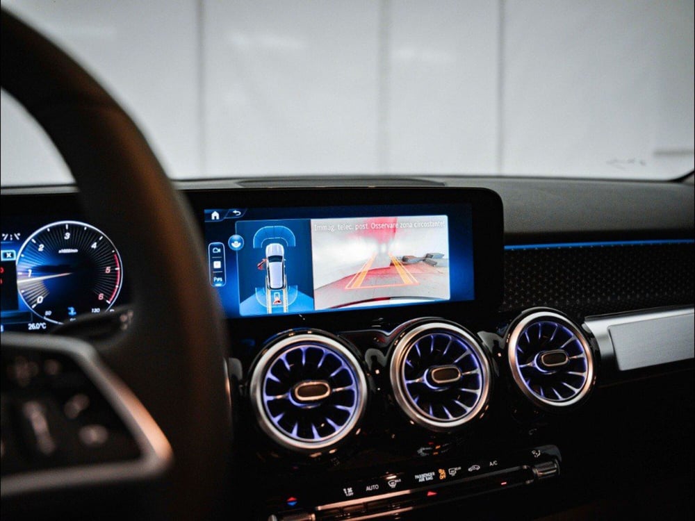 Mercedes-Benz GLB nuova a Macerata (14)