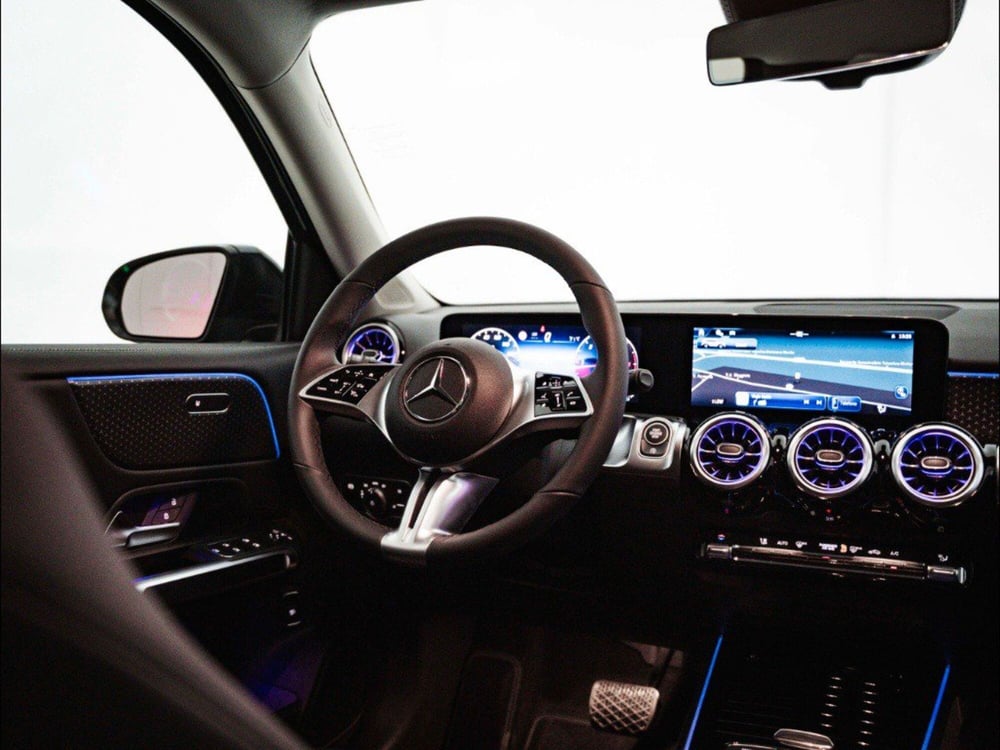 Mercedes-Benz GLB nuova a Macerata (16)