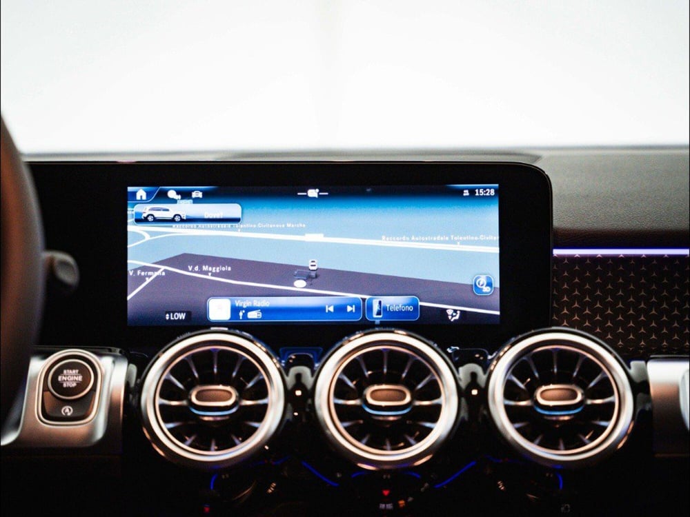 Mercedes-Benz GLB nuova a Macerata (19)