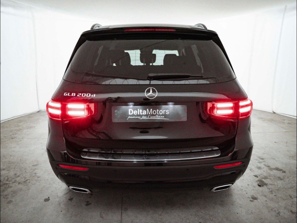 Mercedes-Benz GLB nuova a Macerata (3)