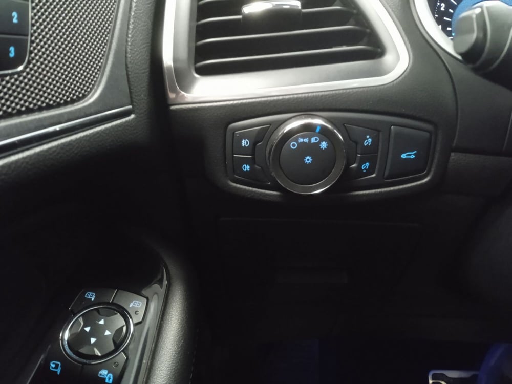 Ford Edge usata a Torino (9)