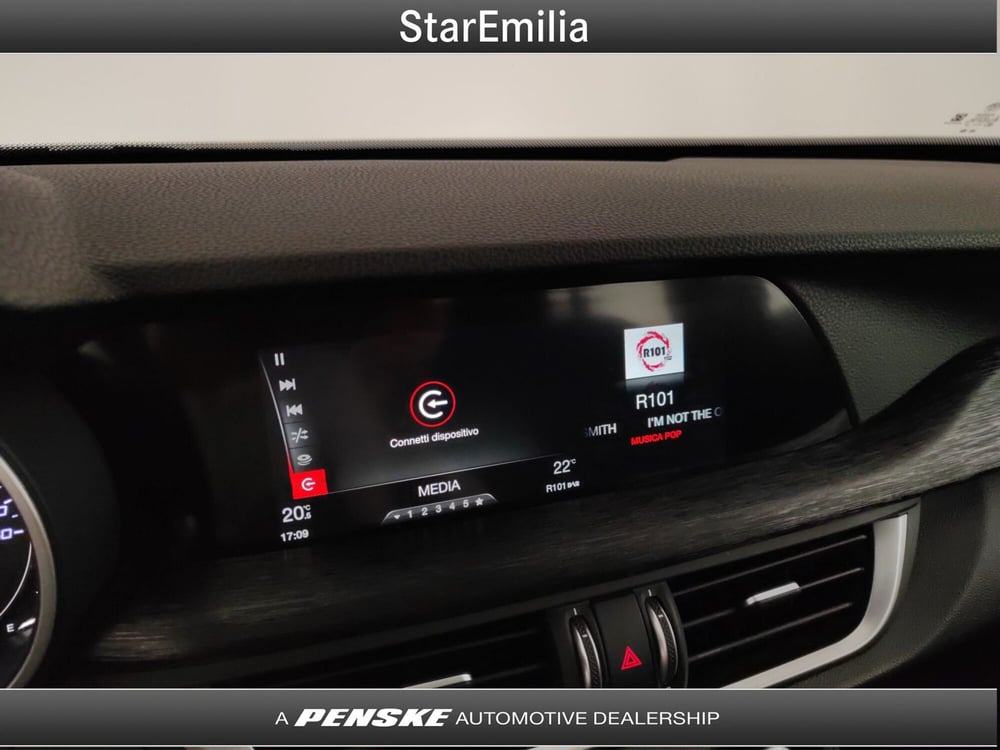 Alfa Romeo Stelvio usata a Bologna (20)