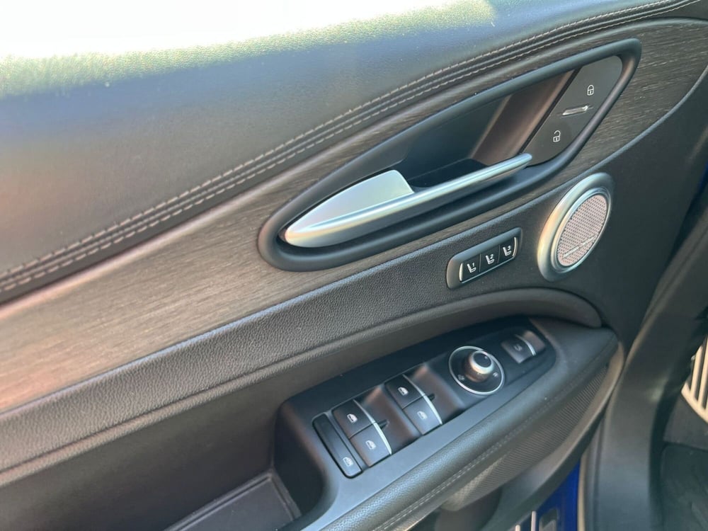 Alfa Romeo Stelvio usata a Salerno (10)