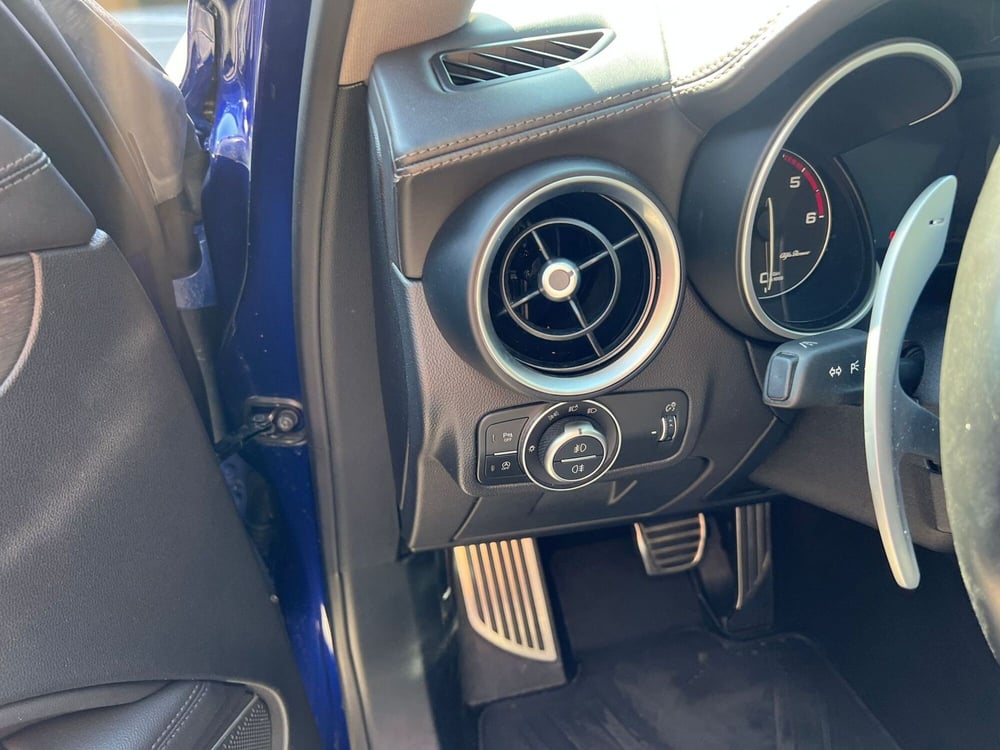 Alfa Romeo Stelvio usata a Salerno (11)