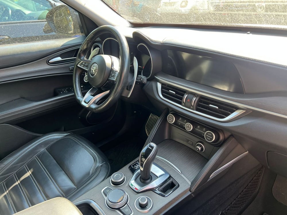 Alfa Romeo Stelvio usata a Salerno (12)