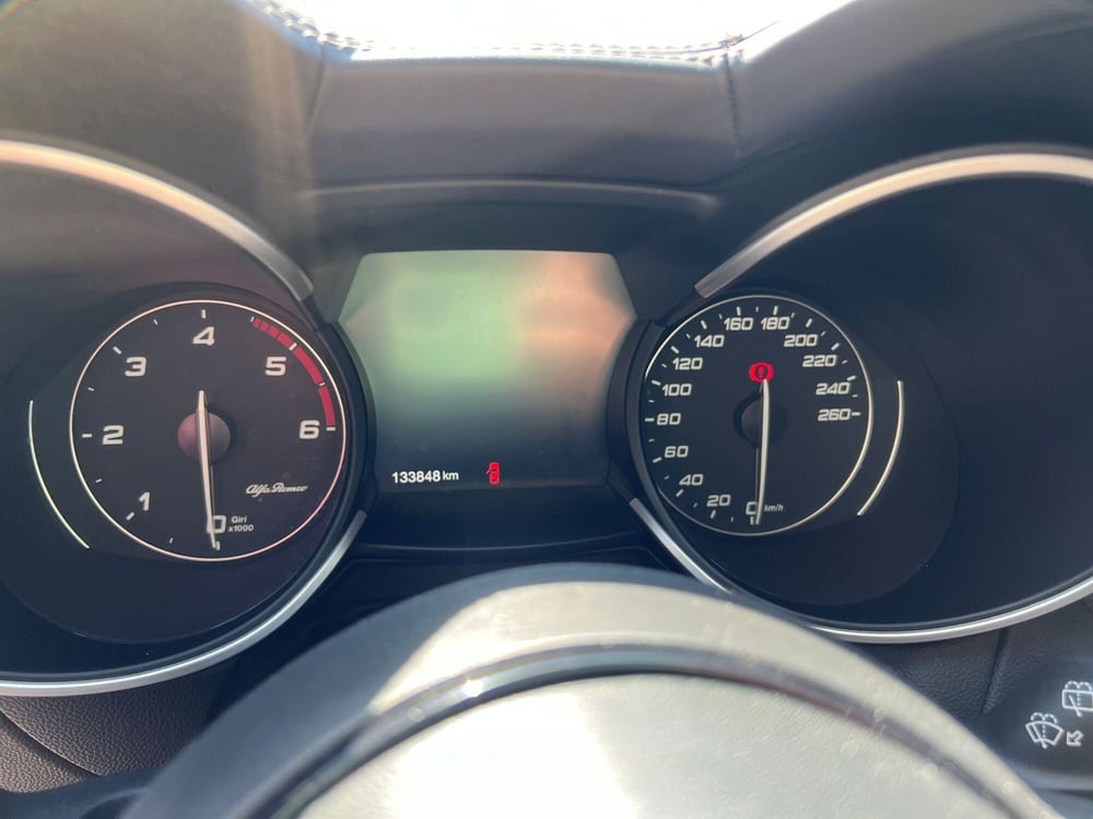 Alfa Romeo Stelvio usata a Salerno (13)