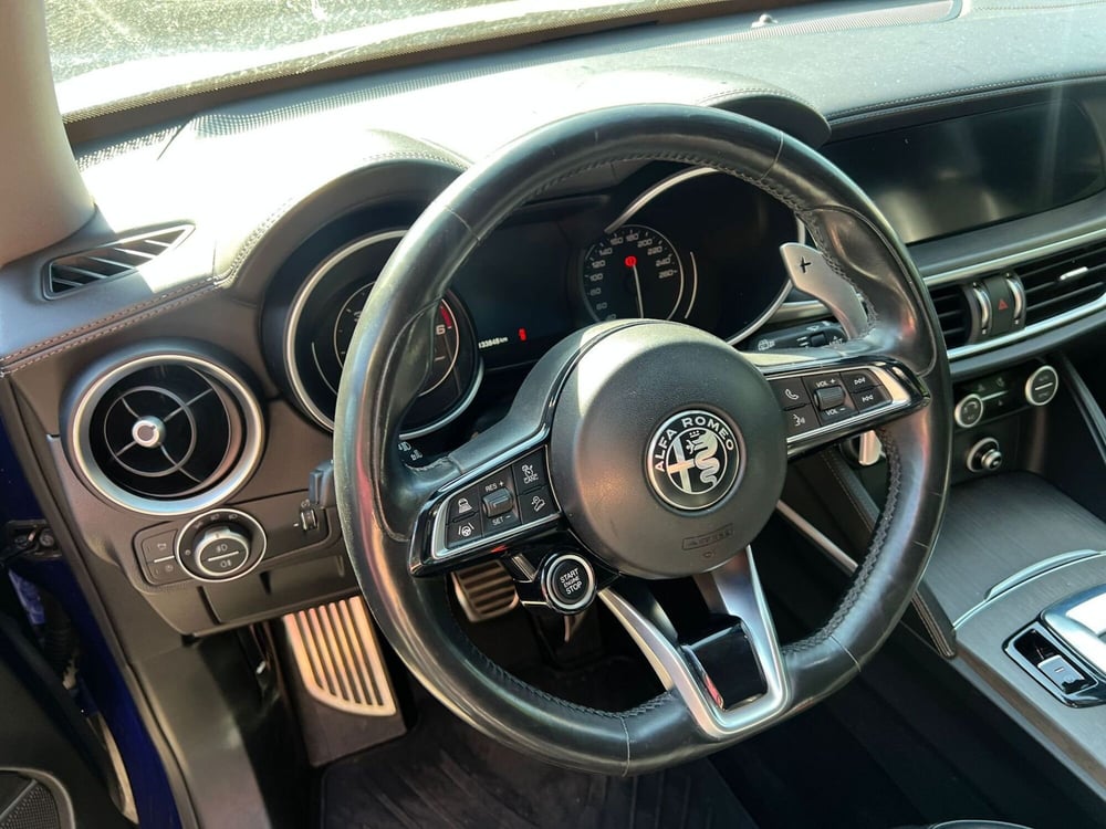 Alfa Romeo Stelvio usata a Salerno (15)