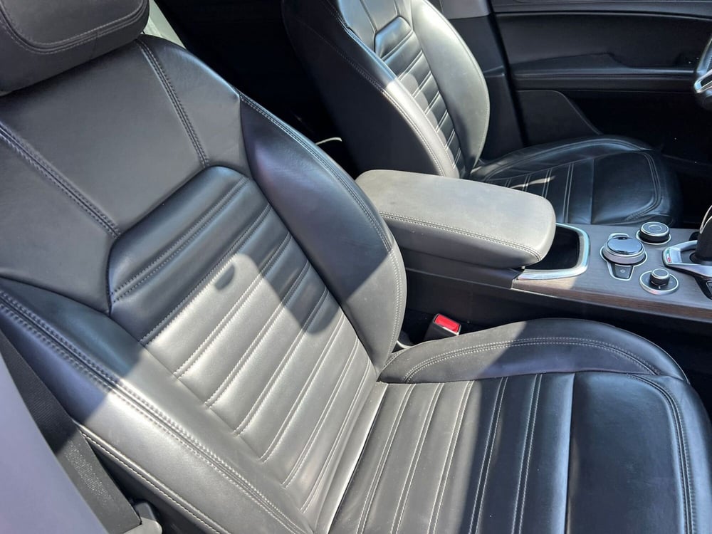 Alfa Romeo Stelvio usata a Salerno (16)