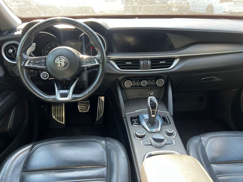 Alfa Romeo Stelvio usata a Salerno (5)