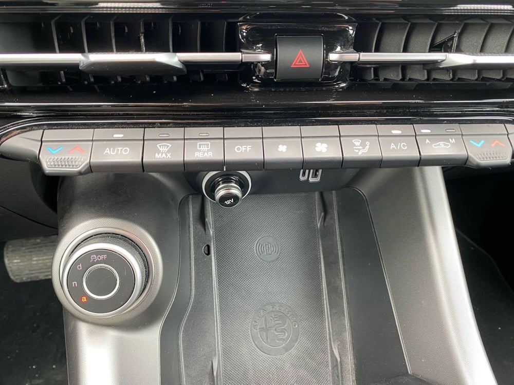 Alfa Romeo Tonale usata a Salerno (20)