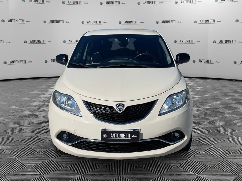 Lancia Ypsilon usata a Ancona (2)