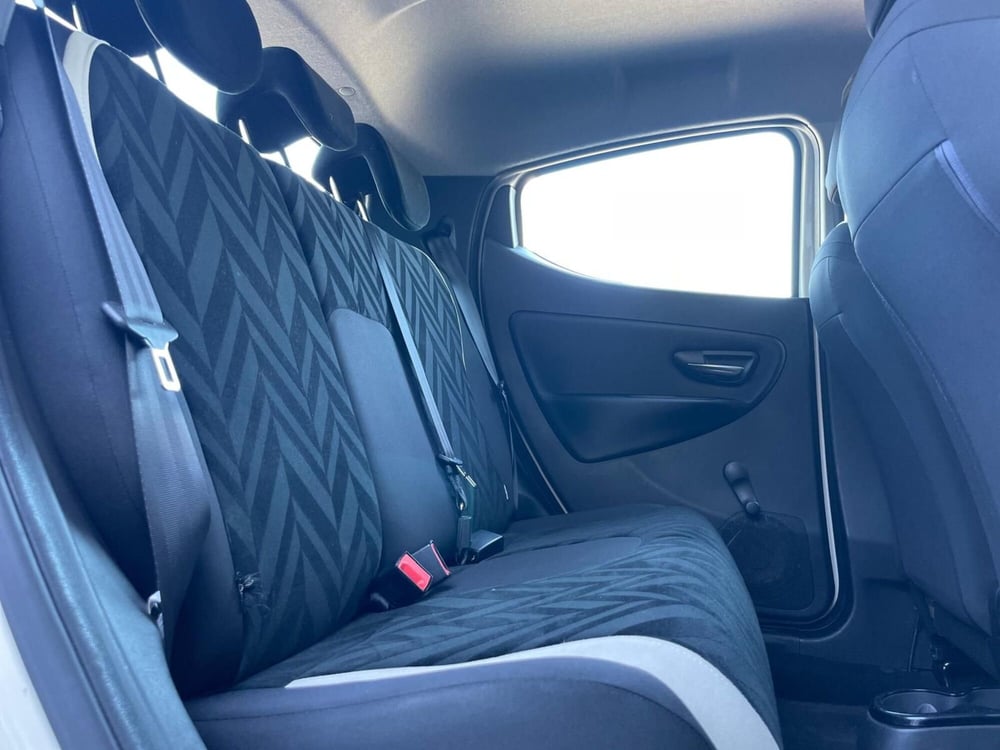 Lancia Ypsilon usata a Ancona (20)