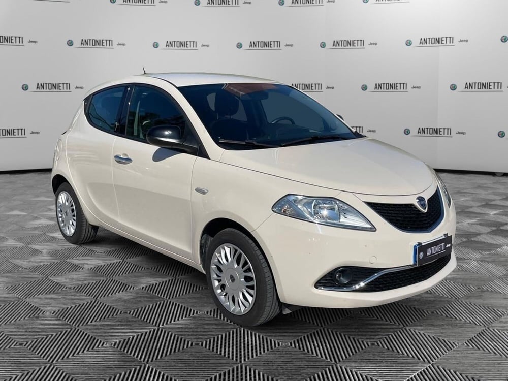 Lancia Ypsilon usata a Ancona (3)