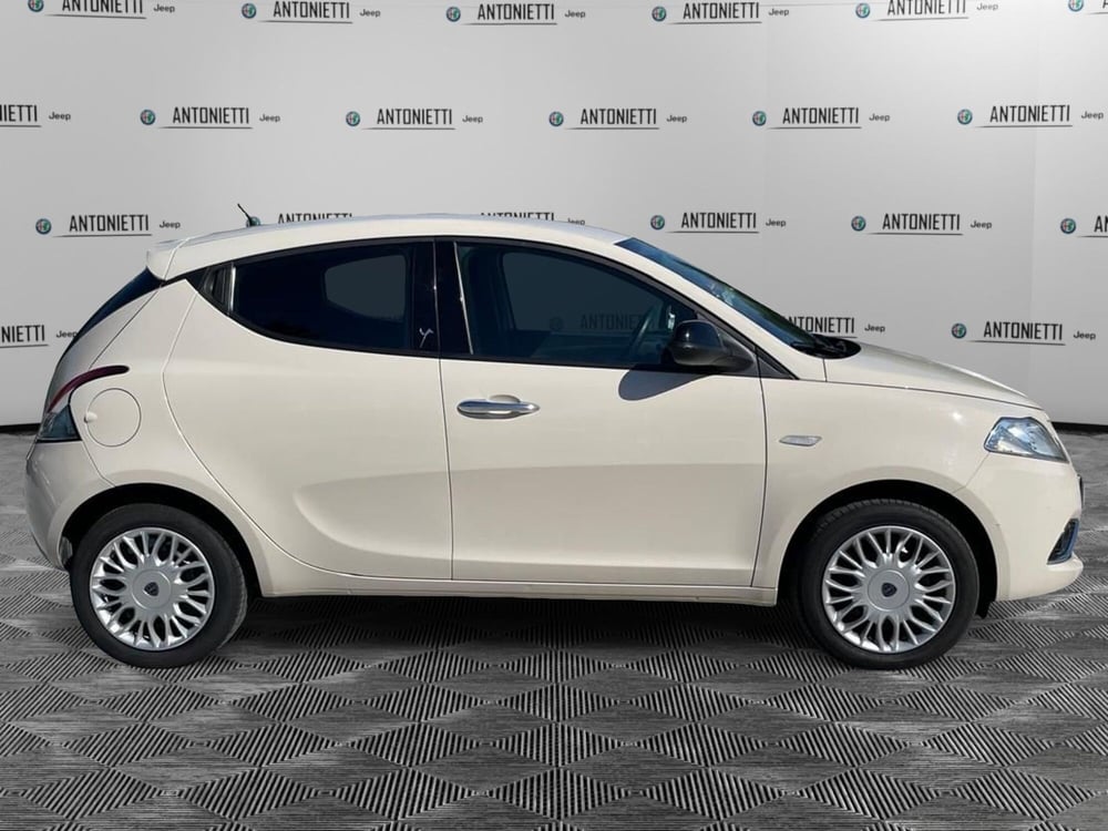 Lancia Ypsilon usata a Ancona (4)