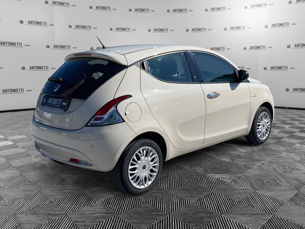 Lancia Ypsilon usata a Ancona (5)