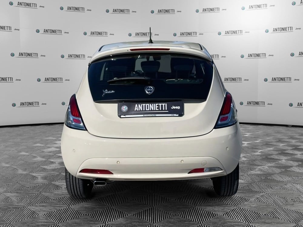 Lancia Ypsilon usata a Ancona (6)