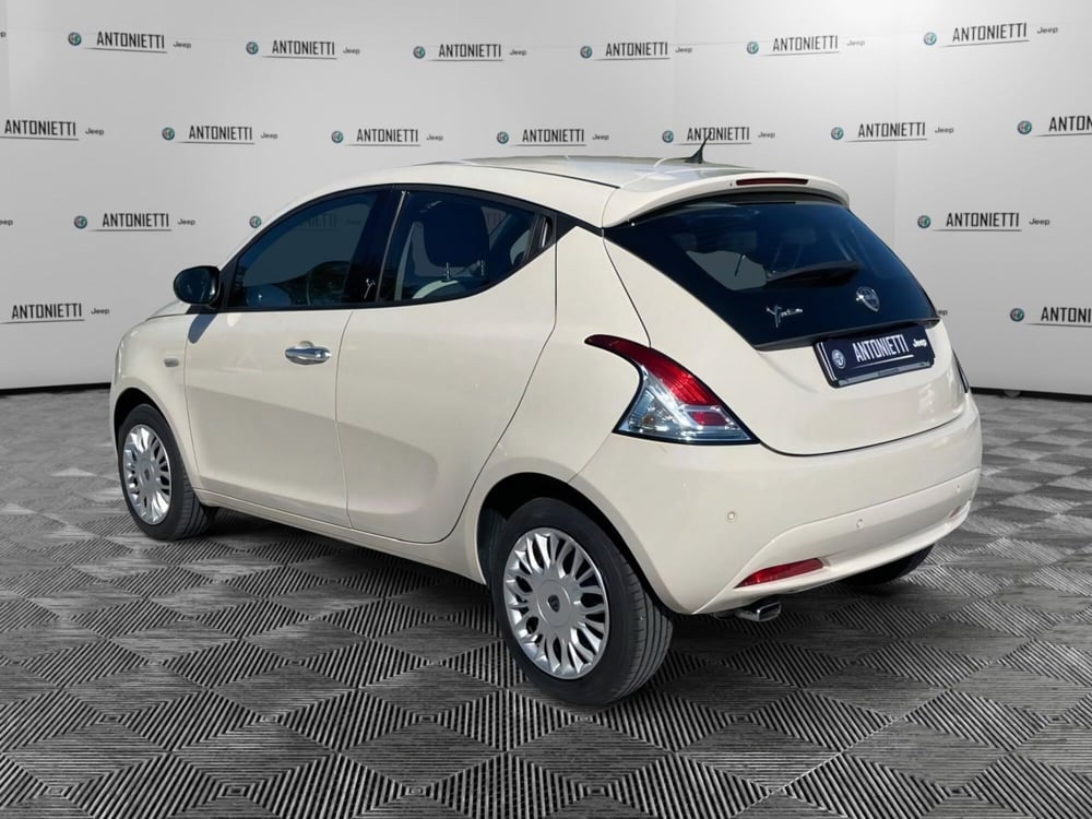 Lancia Ypsilon usata a Ancona (7)