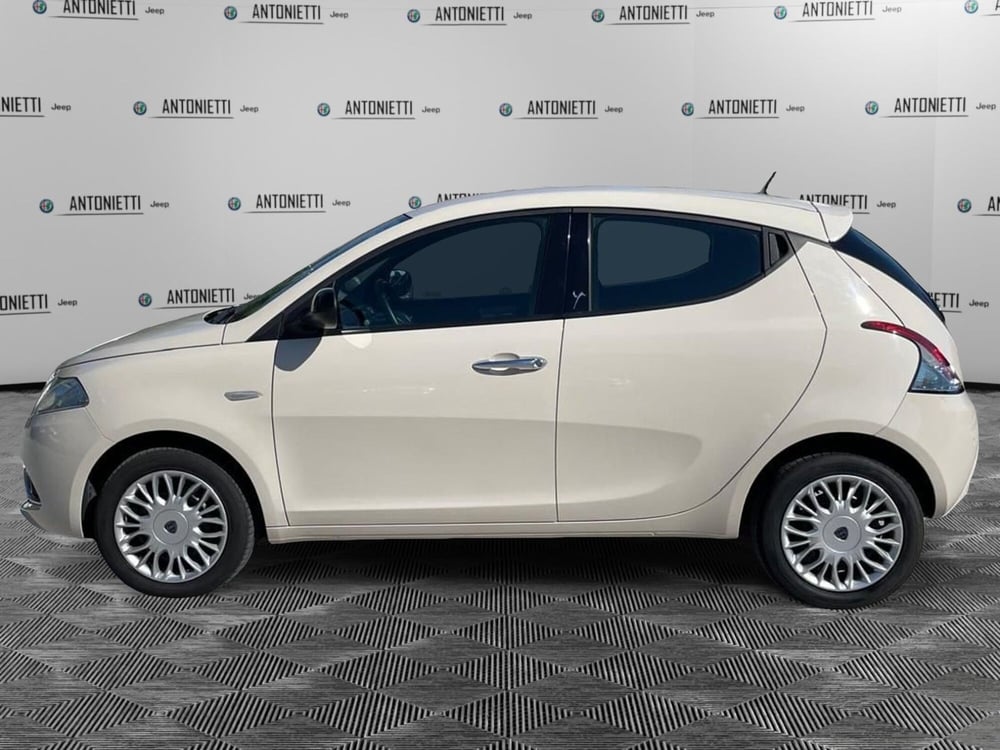 Lancia Ypsilon usata a Ancona (8)