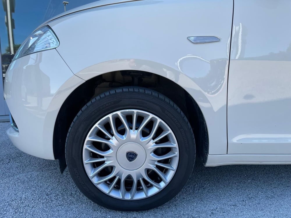 Lancia Ypsilon usata a Ancona (9)