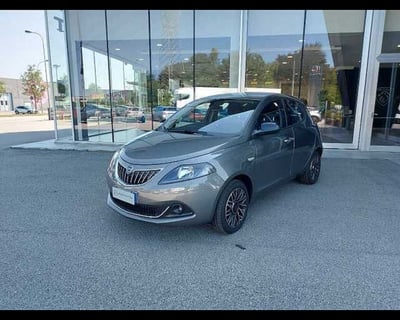 Lancia Ypsilon 1.0 FireFly 5 porte S&amp;S Hybrid Gold Plus del 2024 usata a Portogruaro