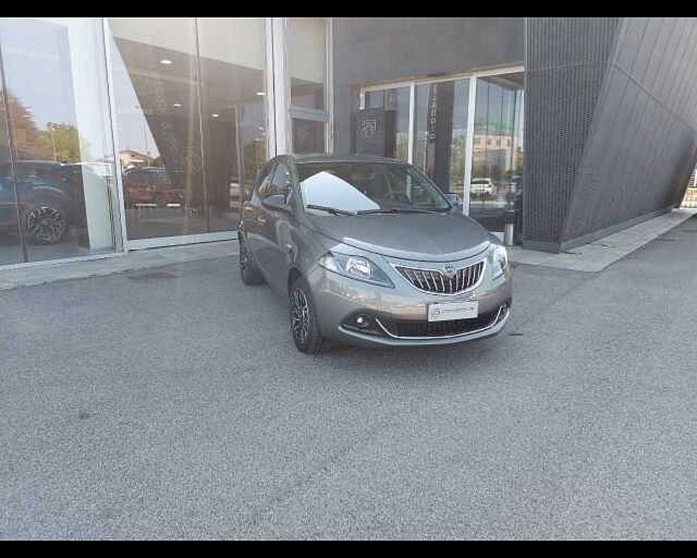 Lancia Ypsilon usata a Venezia (2)