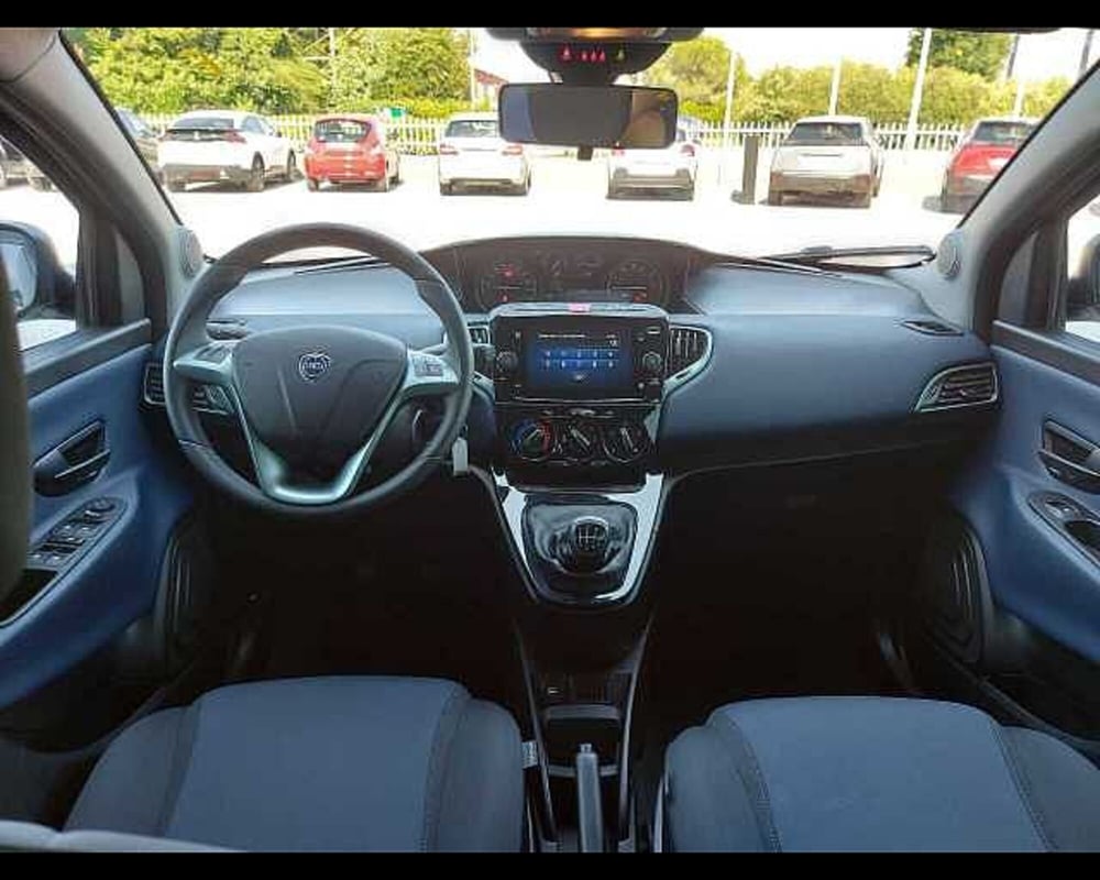 Lancia Ypsilon usata a Venezia (7)
