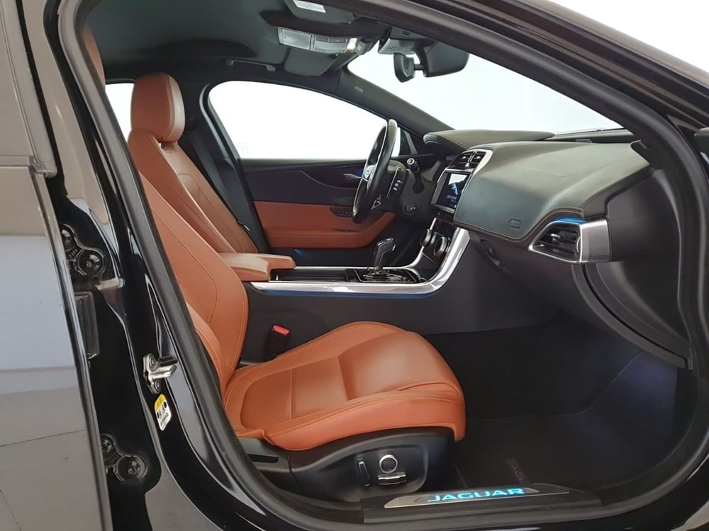 Jaguar XE usata a Monza e Brianza (3)