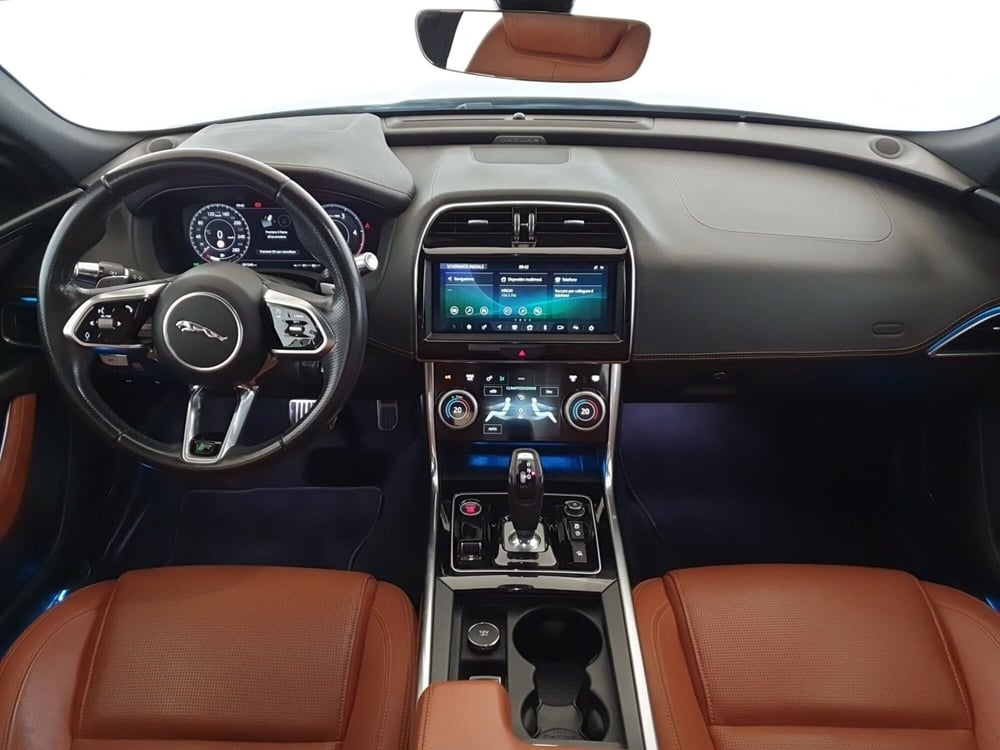 Jaguar XE usata a Monza e Brianza (4)