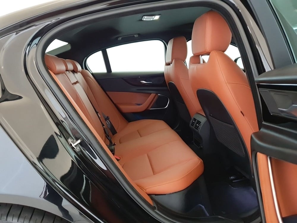 Jaguar XE usata a Monza e Brianza (5)