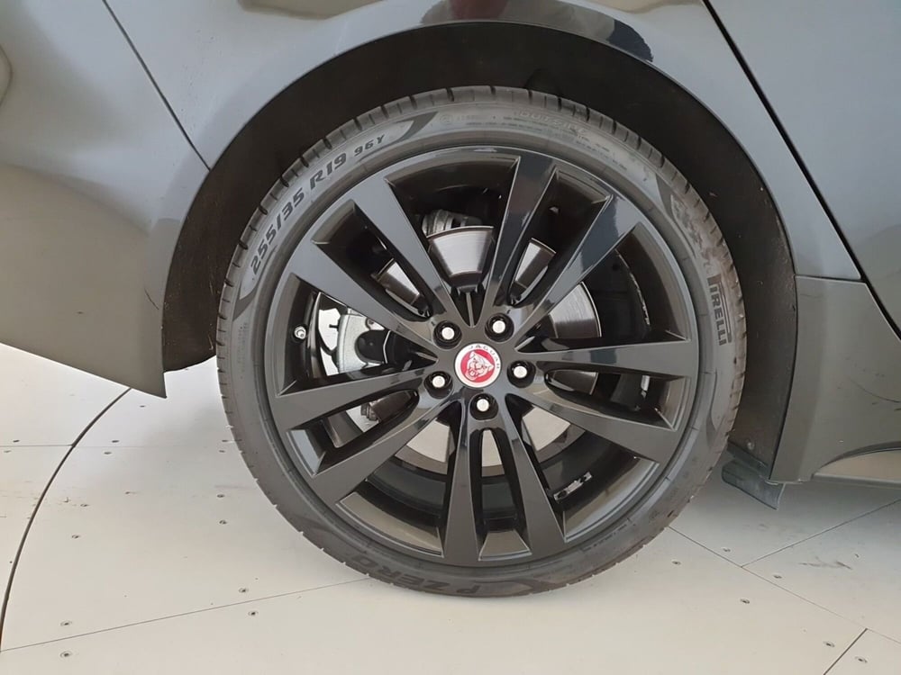 Jaguar XE usata a Monza e Brianza (8)