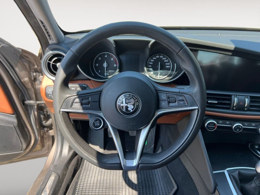 Alfa Romeo Giulia usata a Verona (10)