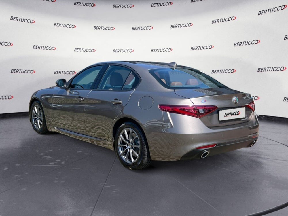 Alfa Romeo Giulia usata a Verona (3)