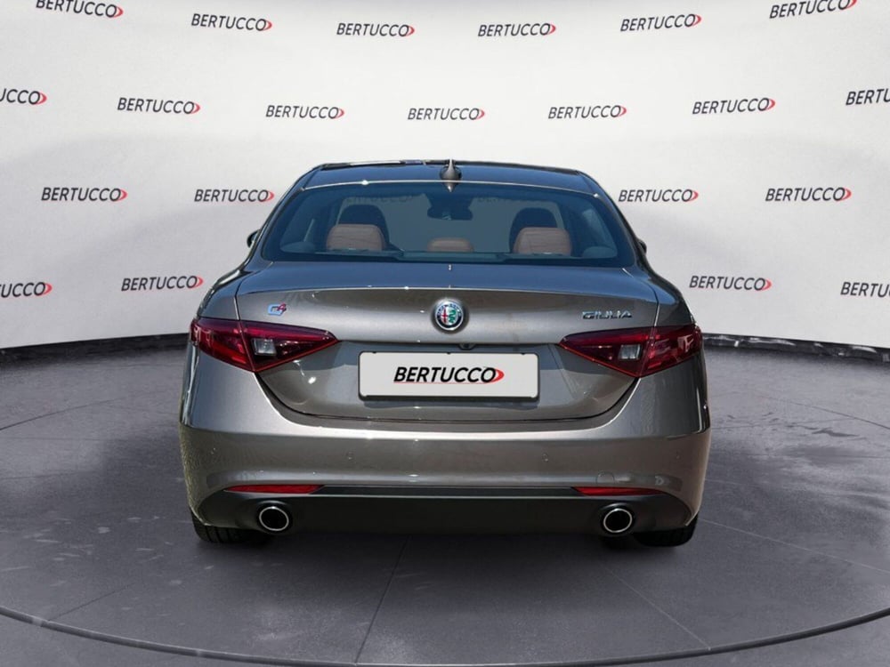 Alfa Romeo Giulia usata a Verona (4)