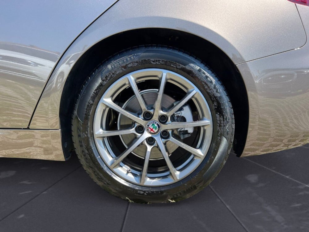 Alfa Romeo Giulia usata a Verona (7)