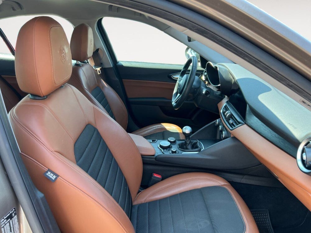 Alfa Romeo Giulia usata a Verona (8)