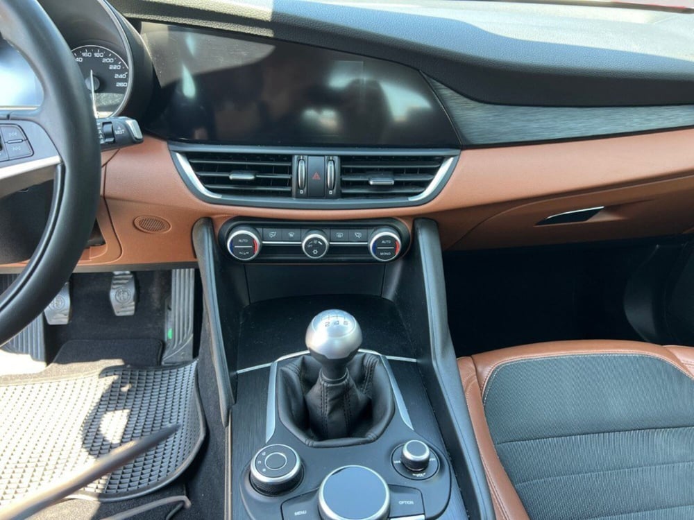Alfa Romeo Giulia usata a Verona (9)