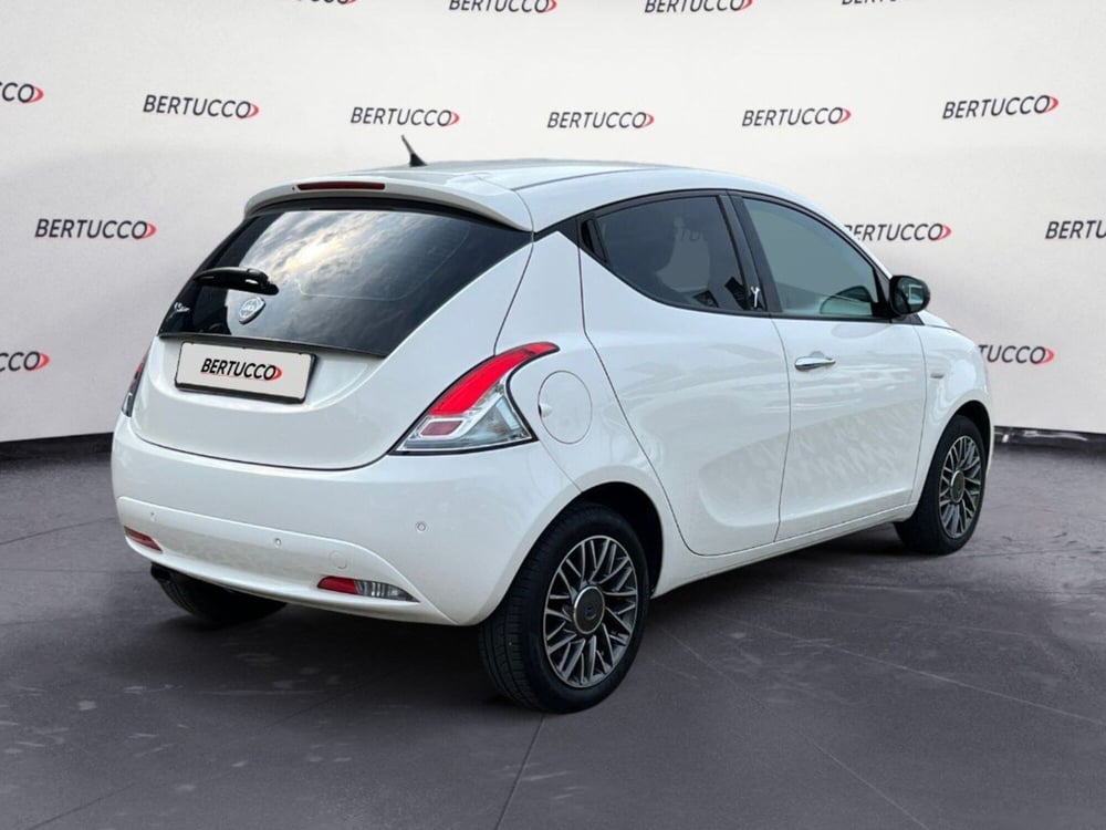 Lancia Ypsilon usata a Verona (3)