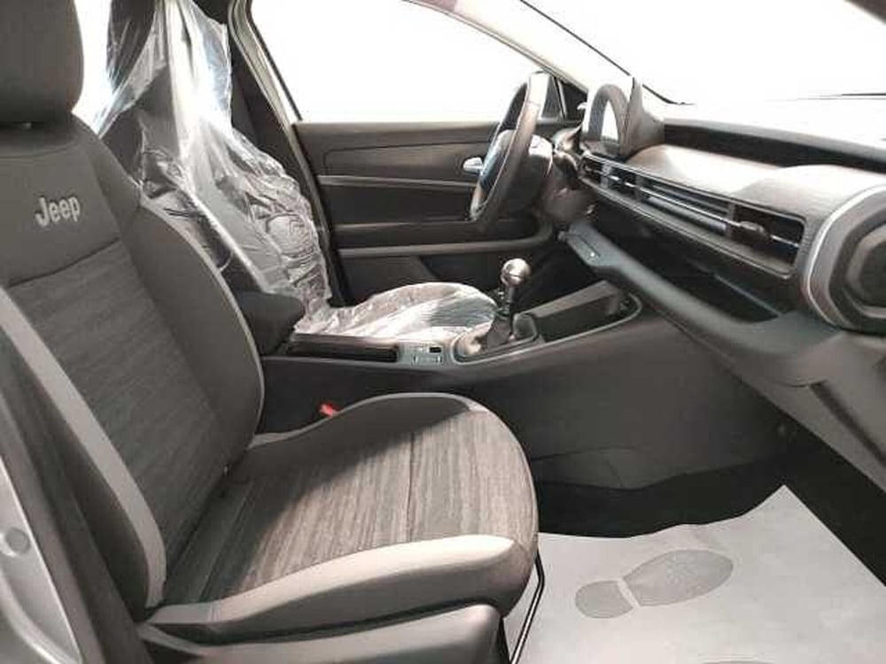 Jeep Avenger nuova a Teramo (12)