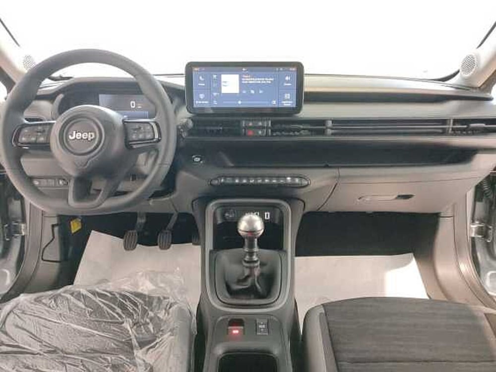 Jeep Avenger nuova a Teramo (15)