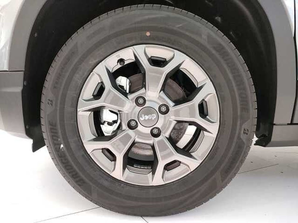 Jeep Avenger nuova a Teramo (9)
